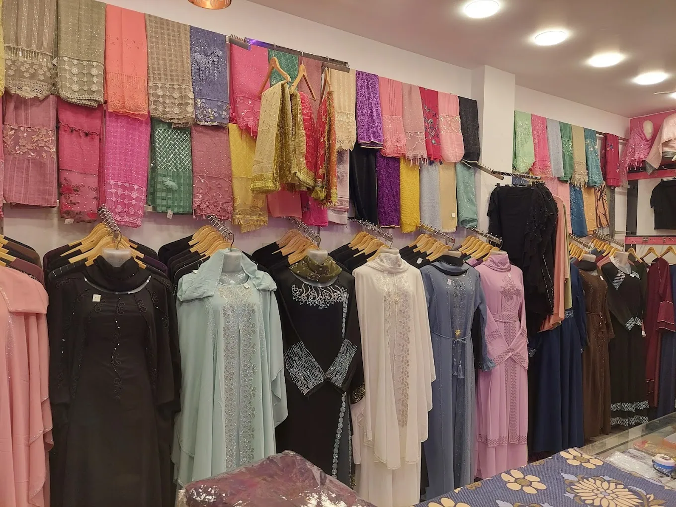 AM BURKHA HOUSE (Alandur)